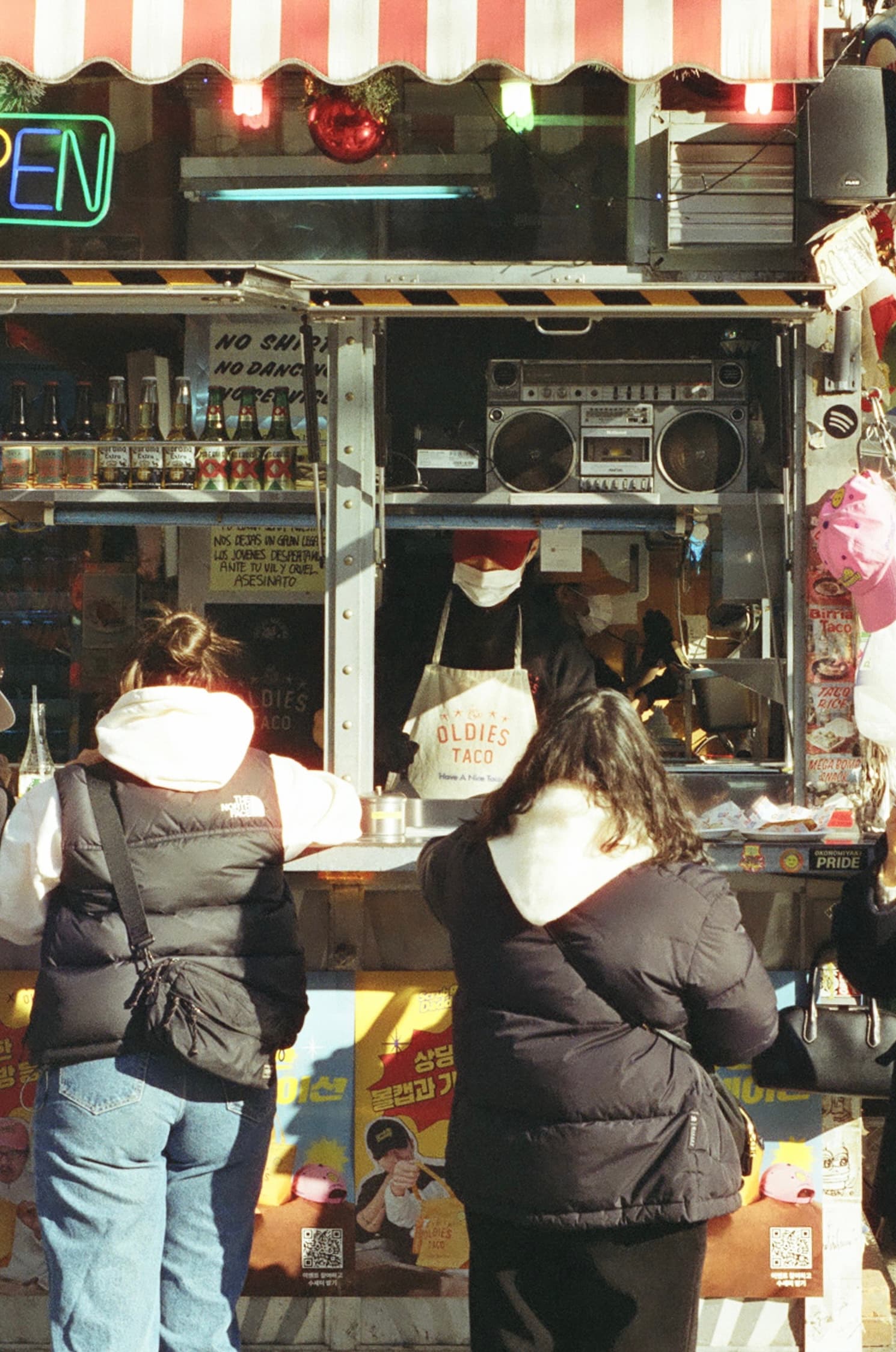 Crowd and urban photo